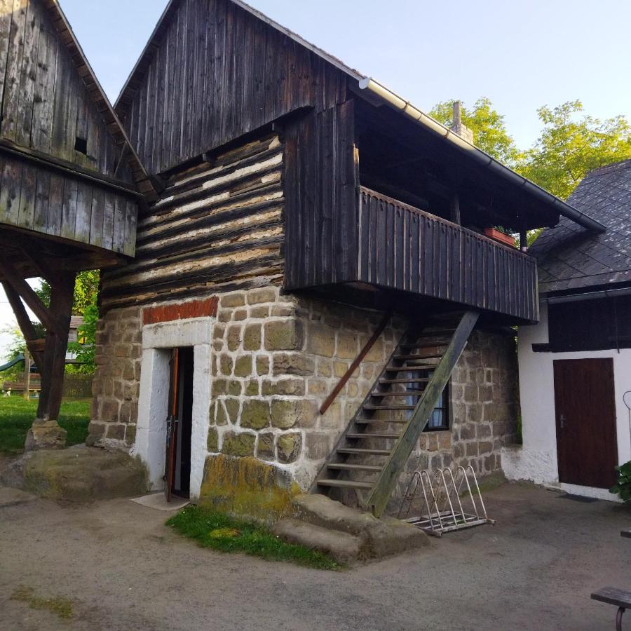 Apartamento Apartman Roubenka Na Dobreni Mělník Exterior foto